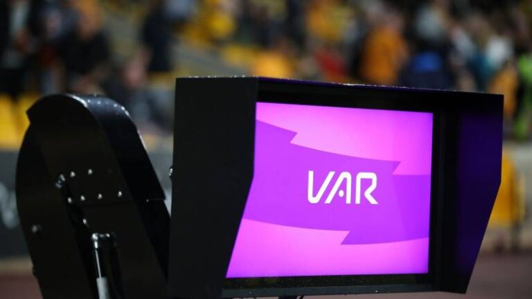 VAR Trong Bóng Đá Là Gì? Tác Động Và Cách Thức Hoạt Động 41 VAR Trong Bóng Đá Là Gì? Tác Động Và Cách Thức Hoạt Động